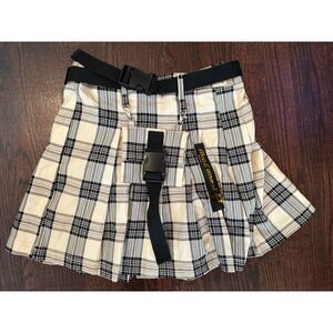 Super Cute Plaid Skirt with Belt Size Medium